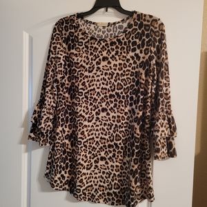 Nuggles Size Small layering shirt